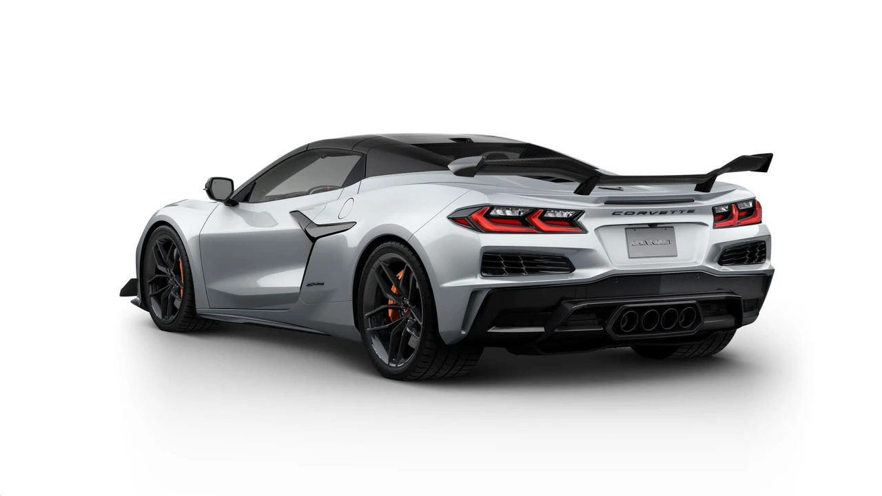 2027 Chevrolet Corvette C8 Z06 - Image 27 of 31