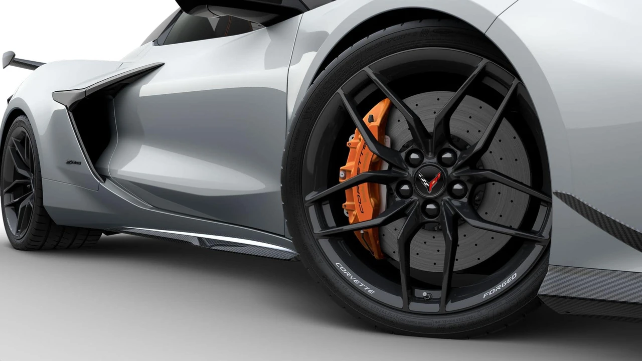 2027 Chevrolet Corvette C8 Z06 - Image 30 of 31