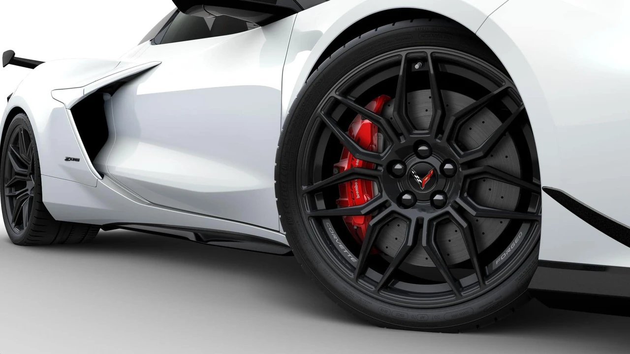 2027 Chevrolet Corvette C8 Z06 - Image 6 of 11