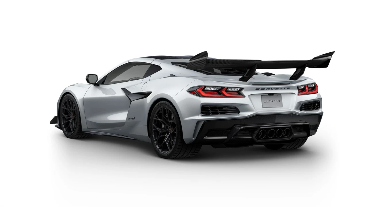 2027 Chevrolet Corvette C8 ZR1 - Image 3 of 11