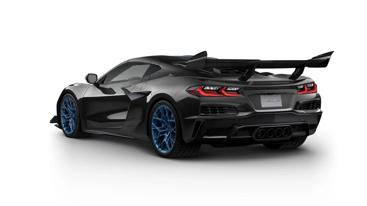 2027 Chevrolet Corvette C8 ZR1 - Image 4 of 12