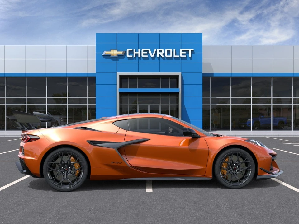 2027 Chevrolet Corvette C8 ZR1 - Image 5 of 24