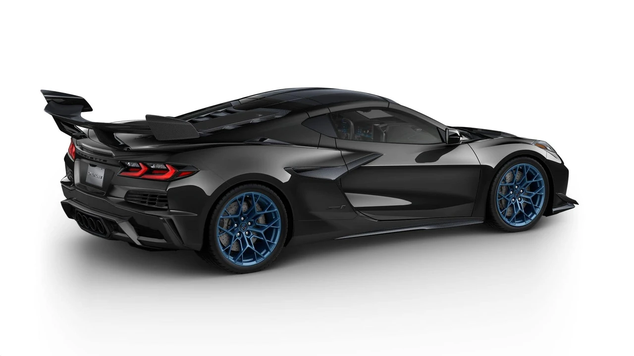 2027 Chevrolet Corvette C8 ZR1 - Image 4 of 11