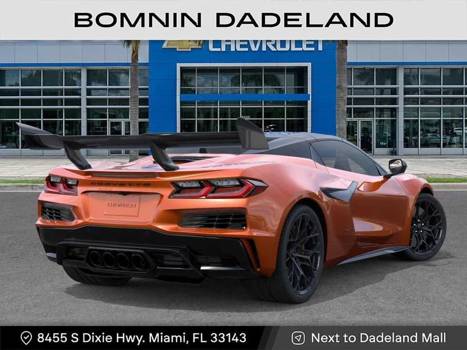 2027 Chevrolet Corvette C8 ZR1 - Image 5 of 31