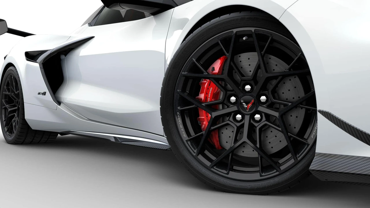 2027 Chevrolet Corvette C8 ZR1 - Image 6 of 11