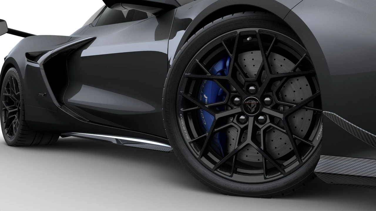 2027 Chevrolet Corvette C8 ZR1 - Image 6 of 11
