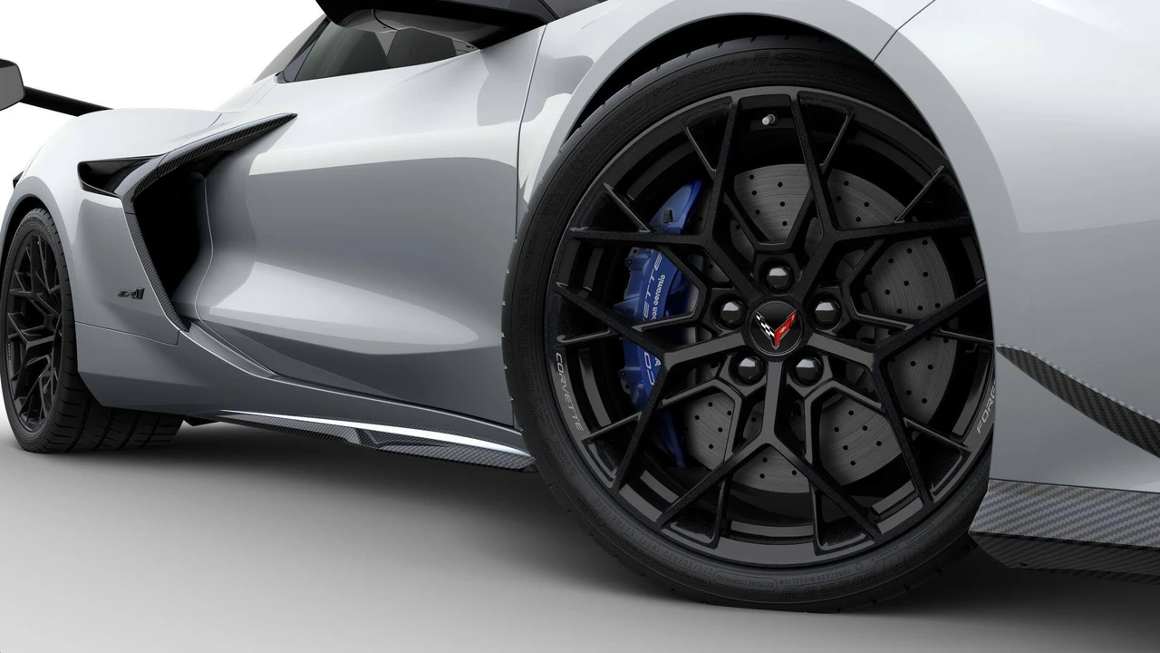 2027 Chevrolet Corvette C8 ZR1 - Image 6 of 11