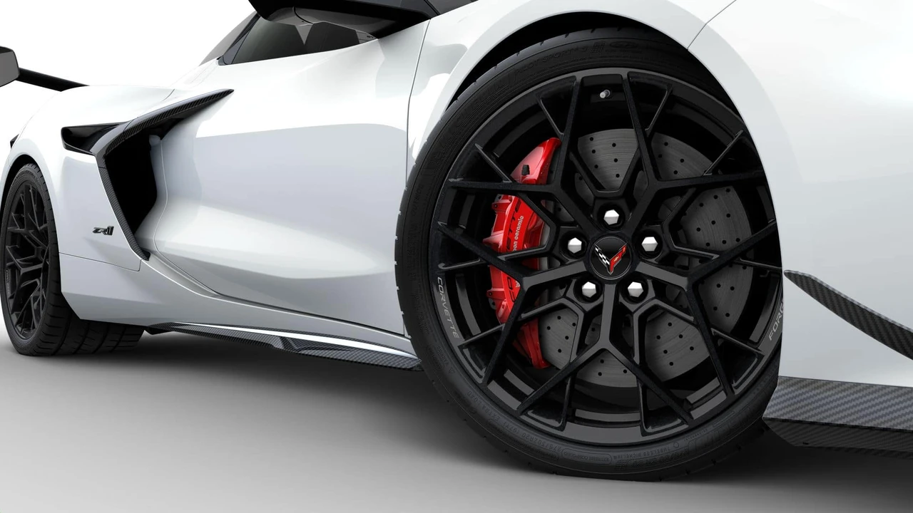 2027 Chevrolet Corvette C8 ZR1 - Image 30 of 31
