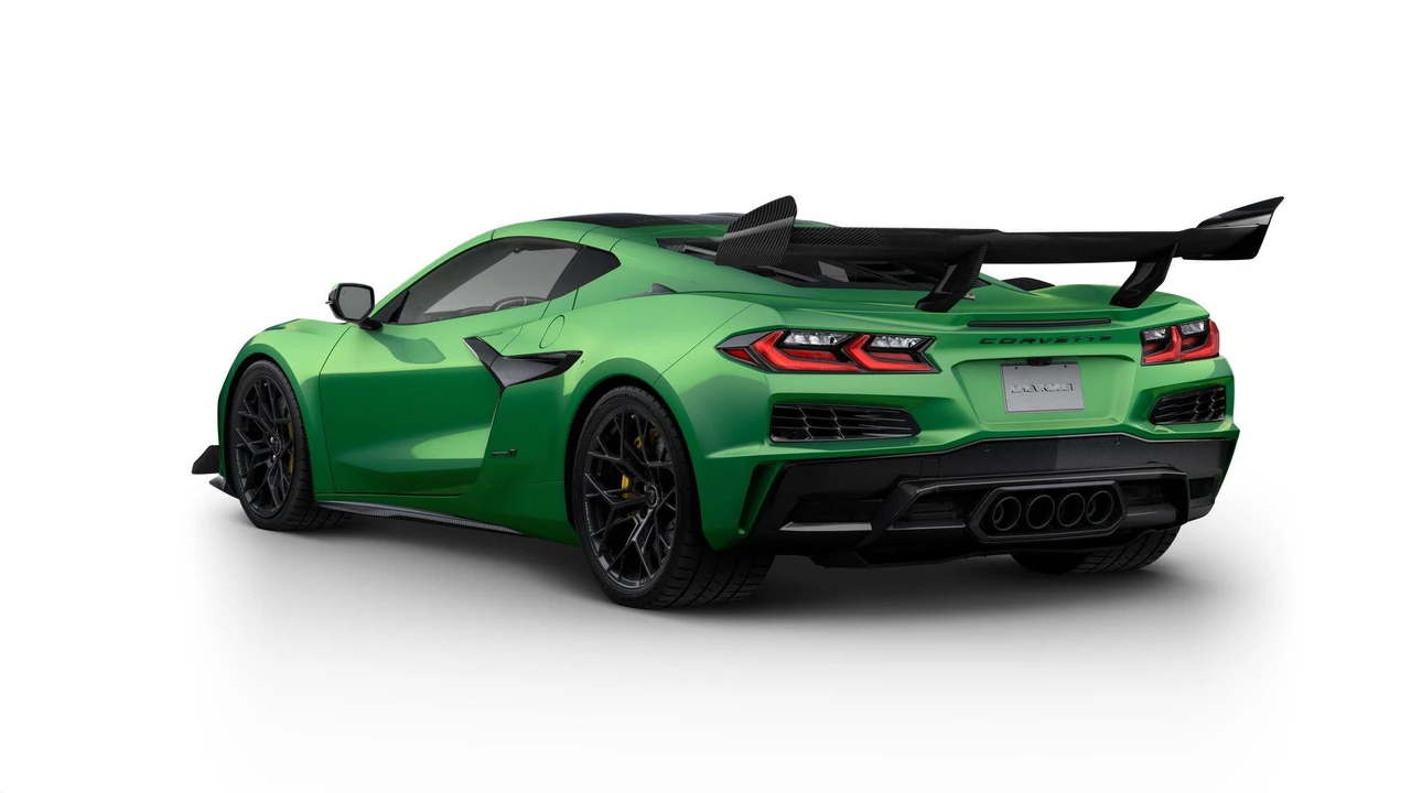 2027 Chevrolet Corvette C8 ZR1 - Image 4 of 12