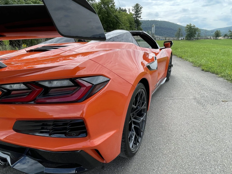 2027 Chevrolet Corvette C8 ZR1 - Image 28 of 31
