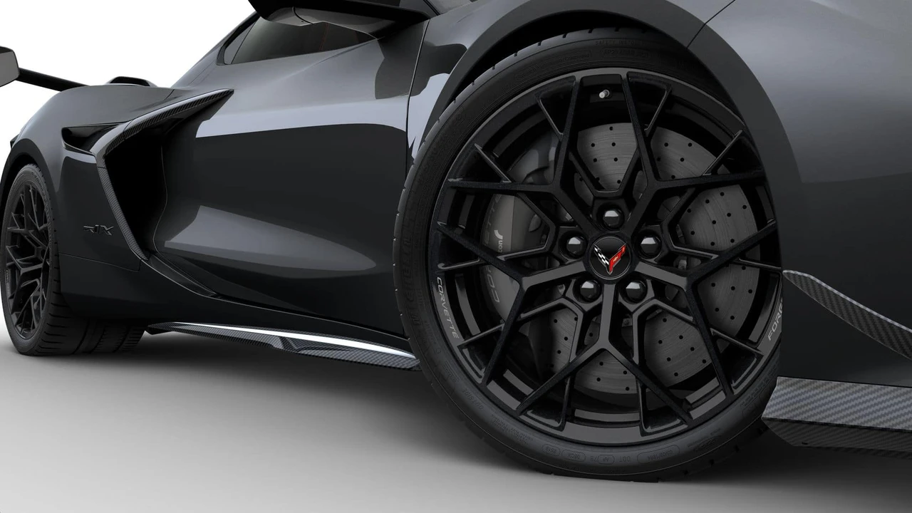 2027 Chevrolet Corvette C8 ZR1X - Image 6 of 11