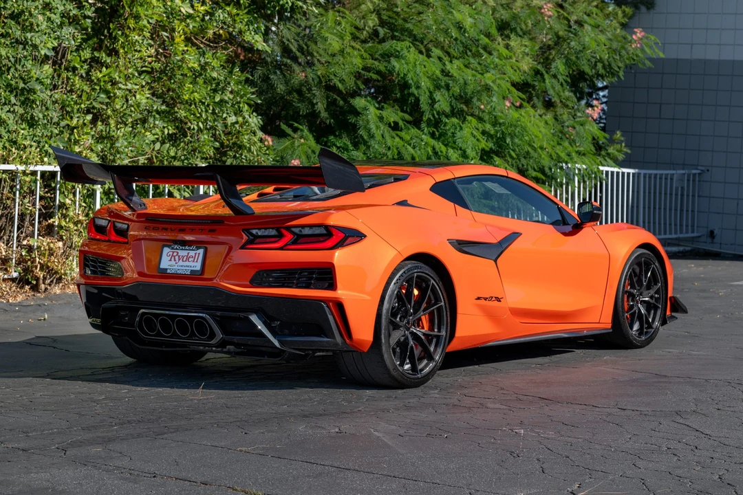2027 Chevrolet Corvette C8 ZR1X - Image 7 of 31