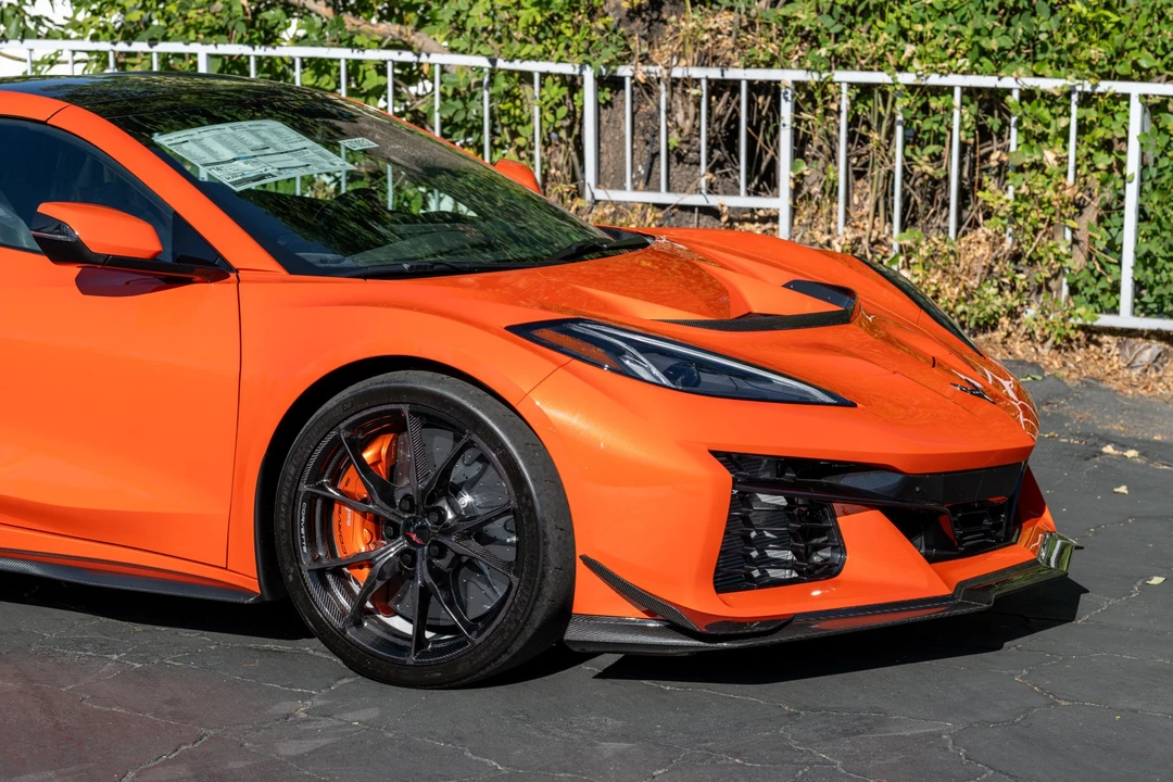 2027 Chevrolet Corvette C8 ZR1X - Image 18 of 31