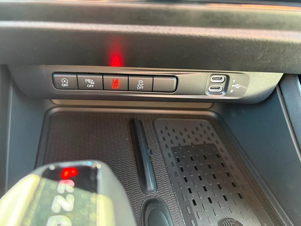 2027 Dodge Charger 8th Gen - Image 6 of 10