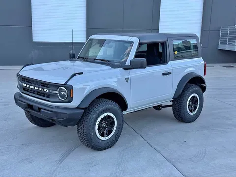 2027 Ford Bronco Base w/ Sasquatch Package