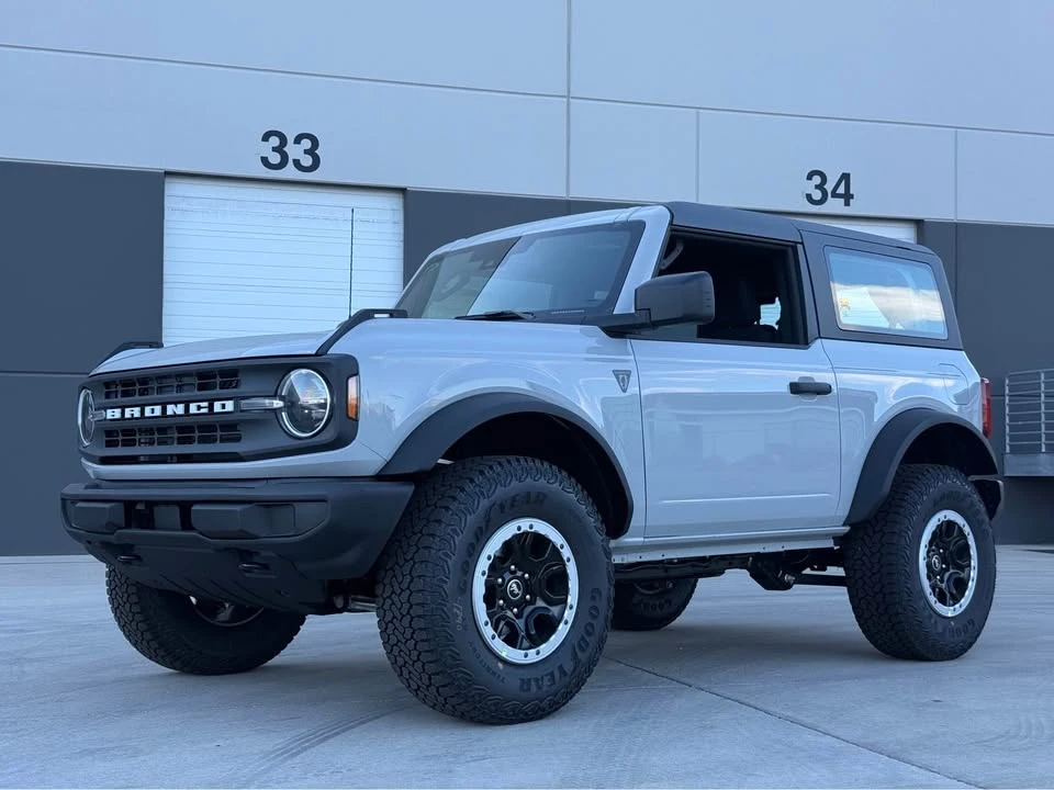 2027 Ford Bronco 6th Gen - Image 2 of 15