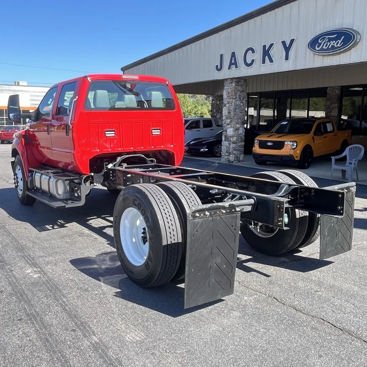 2027 Ford F-Series - Image 8 of 29