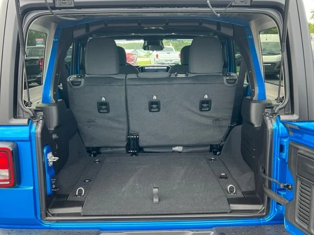 2027 Jeep JL Wrangler - Image 15 of 16