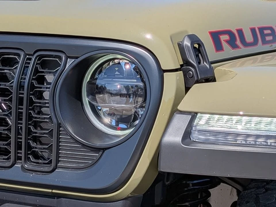 2027 Jeep JL Wrangler - Image 9 of 20