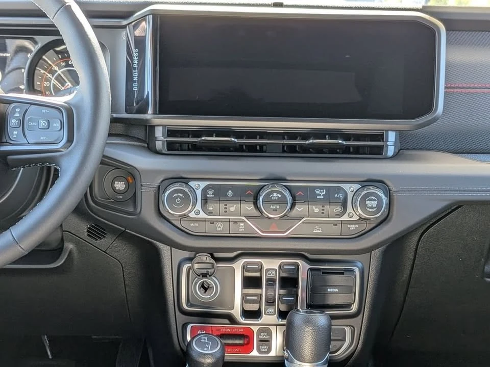 2027 Jeep JL Wrangler - Image 17 of 20