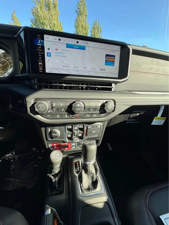 2027 Jeep JL Wrangler - Image 7 of 8