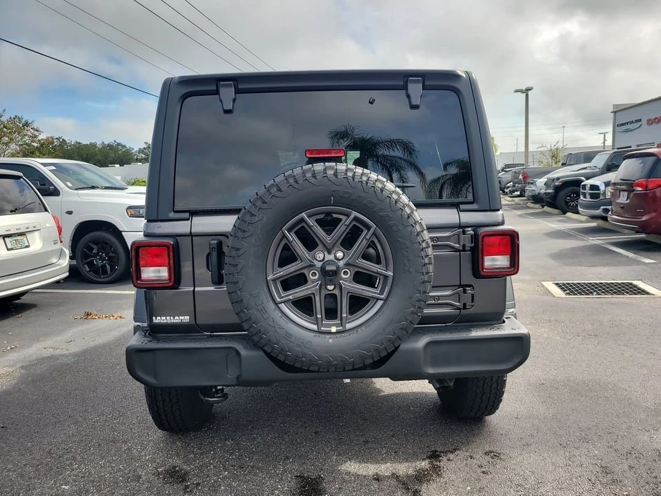 2027 Jeep JL Wrangler - Image 7 of 20