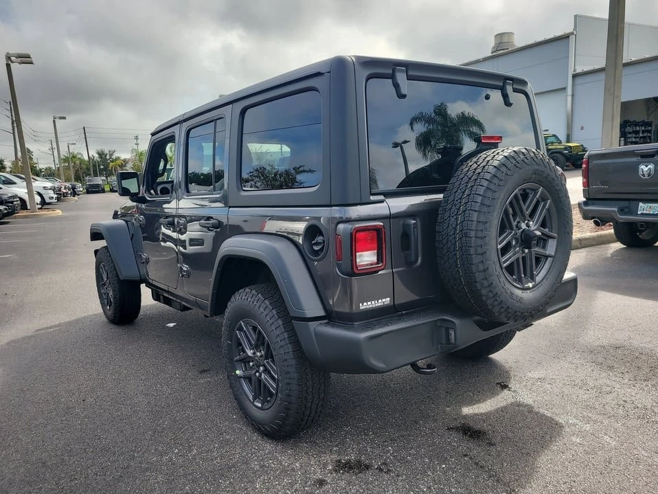 2027 Jeep JL Wrangler - Image 8 of 20