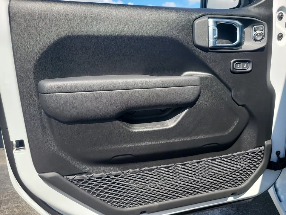 2027 Jeep JL Wrangler - Image 12 of 20