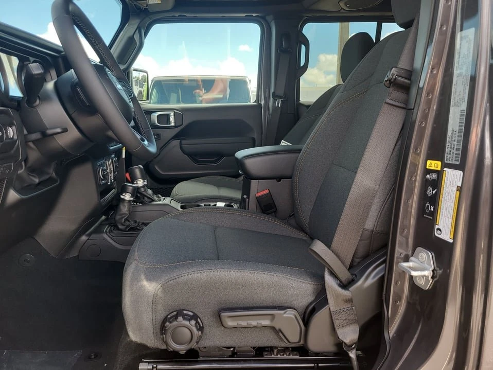 2027 Jeep JL Wrangler - Image 13 of 20