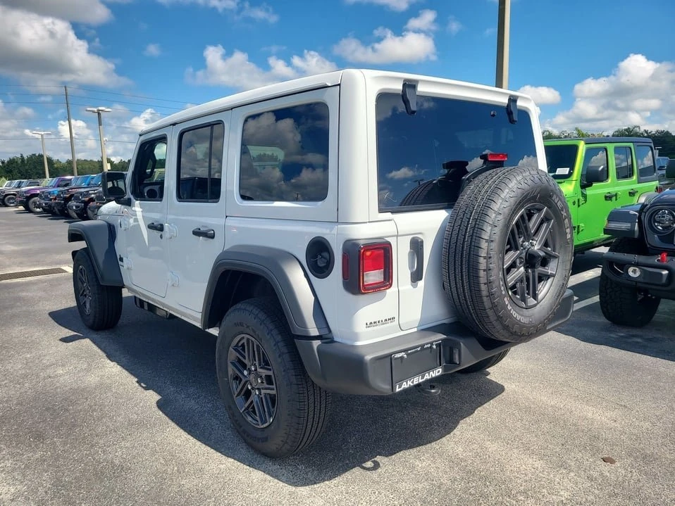 2027 Jeep JL Wrangler - Image 8 of 20