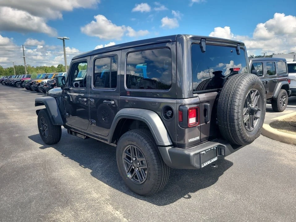 2027 Jeep JL Wrangler - Image 8 of 20