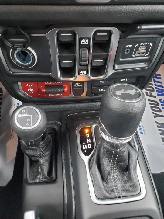 2027 Jeep JL Wrangler - Image 19 of 20