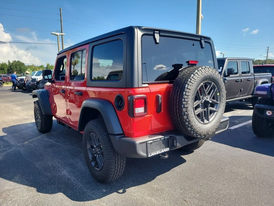 2027 Jeep JL Wrangler - Image 7 of 20