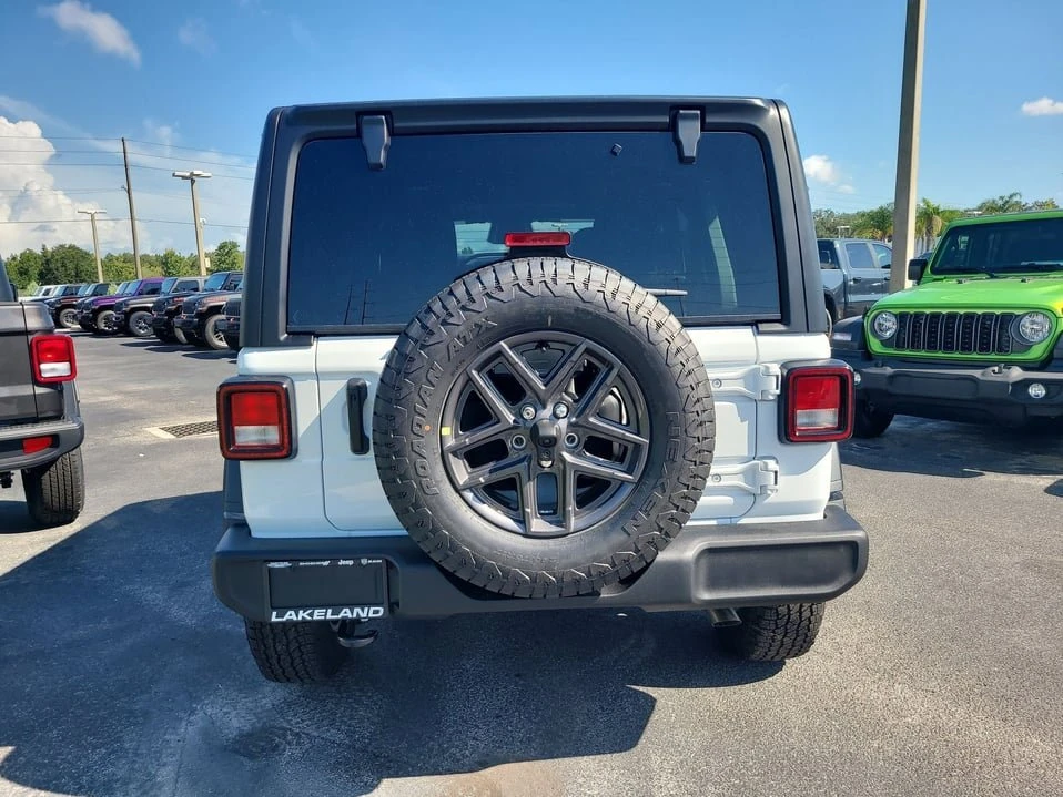 2027 Jeep JL Wrangler - Image 7 of 20