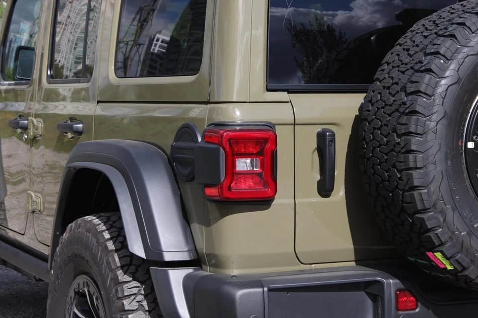 2027 Jeep JL Wrangler - Image 6 of 10