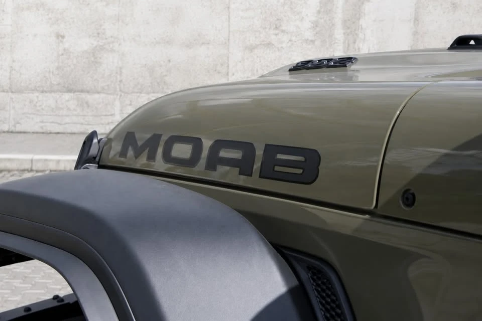 2027 Jeep JL Wrangler - Image 9 of 10