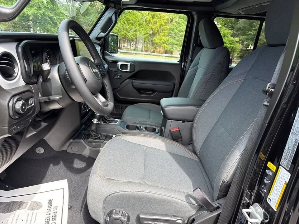 2027 Jeep JL Wrangler - Image 18 of 20