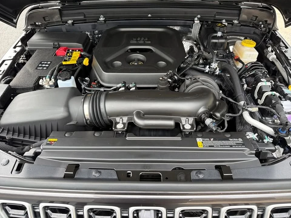 2027 Jeep JL Wrangler - Image 18 of 20