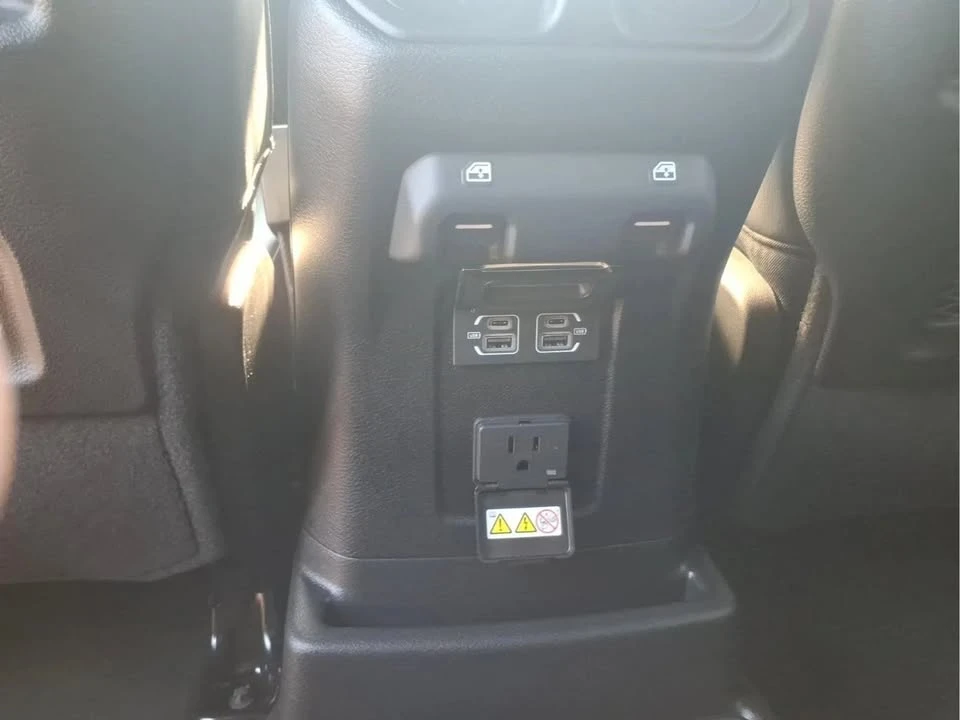 2027 Jeep JL Wrangler - Image 12 of 20
