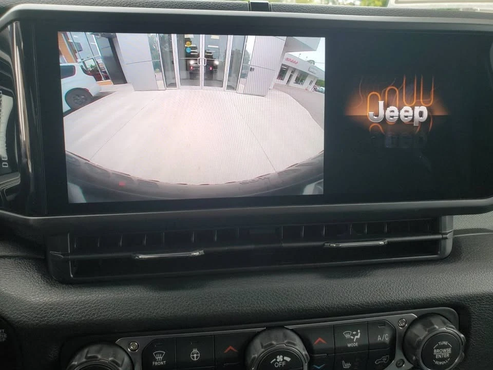 2027 Jeep JL Wrangler - Image 18 of 20