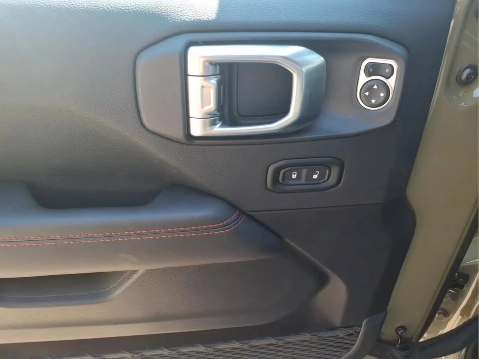 2027 Jeep JL Wrangler - Image 15 of 20