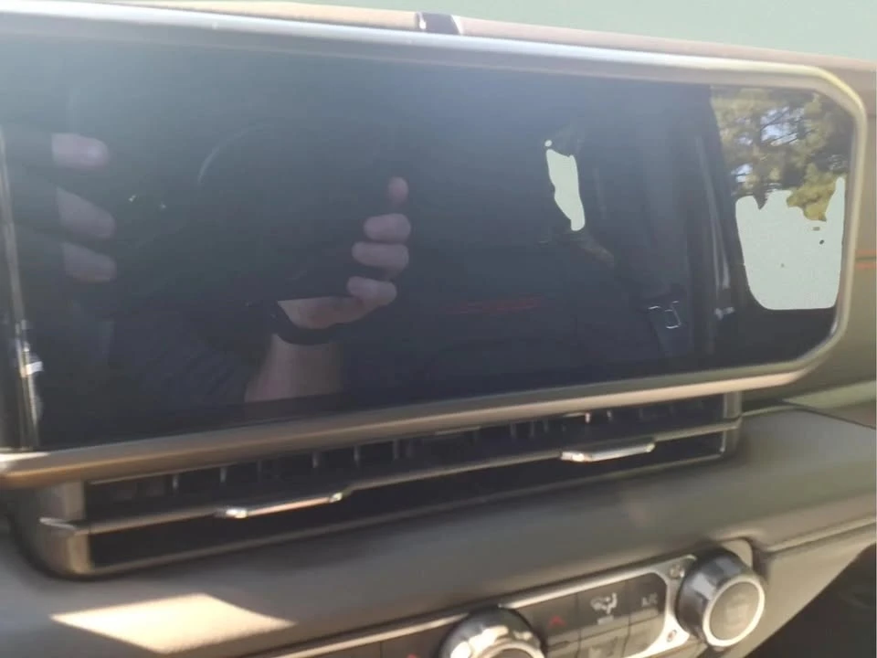 2027 Jeep JL Wrangler - Image 19 of 20