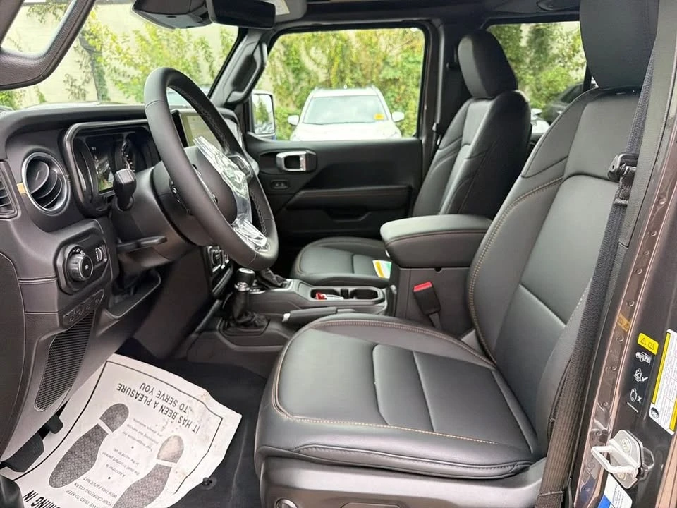 2027 Jeep JL Wrangler - Image 19 of 20
