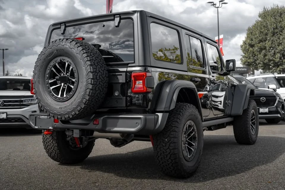 2027 Jeep JL Wrangler - Image 7 of 19
