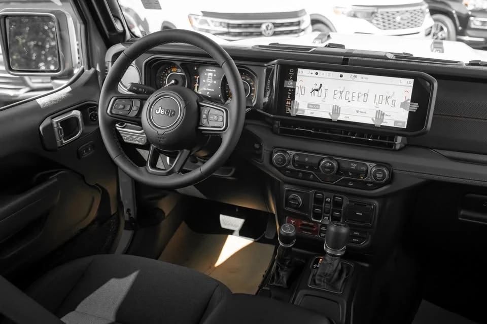 2027 Jeep JL Wrangler - Image 14 of 19