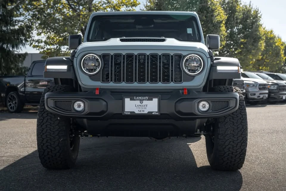 2027 Jeep JL Wrangler - Image 3 of 19