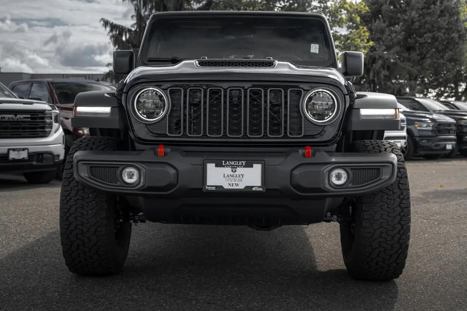 2027 Jeep JL Wrangler - Image 3 of 19