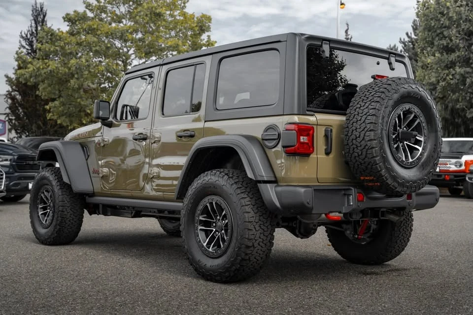 2027 Jeep JL Wrangler - Image 5 of 19