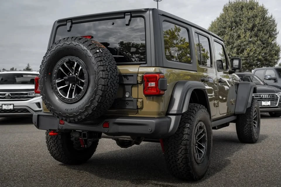 2027 Jeep JL Wrangler - Image 7 of 19