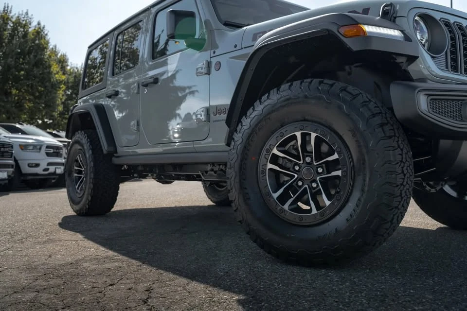 2027 Jeep JL Wrangler - Image 2 of 19